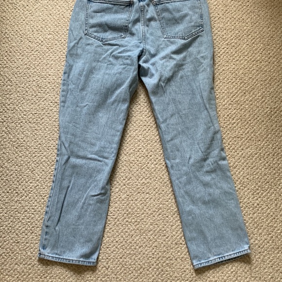 Light Wash PacSun Mom Jeans - Picture 6 of 9